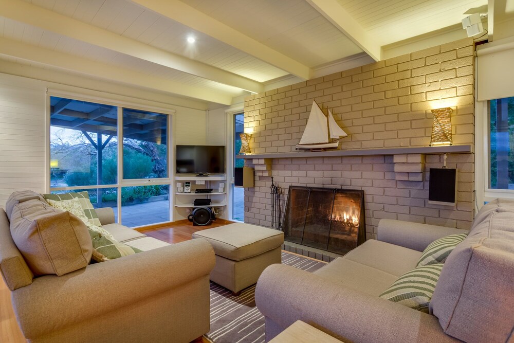 Banksia Back Beach House