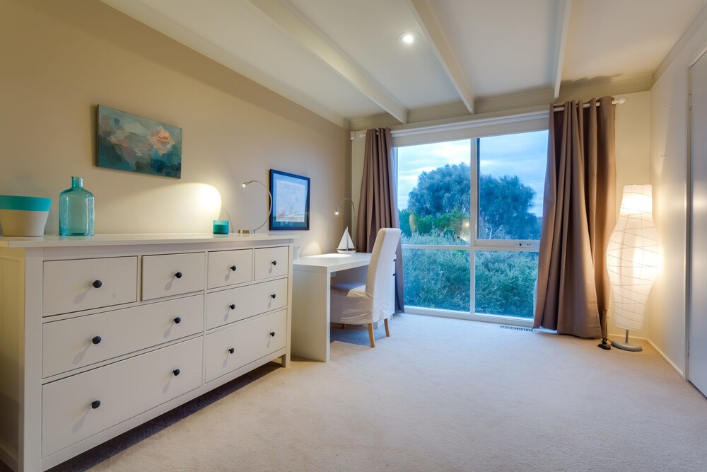 Banksia Back Beach House