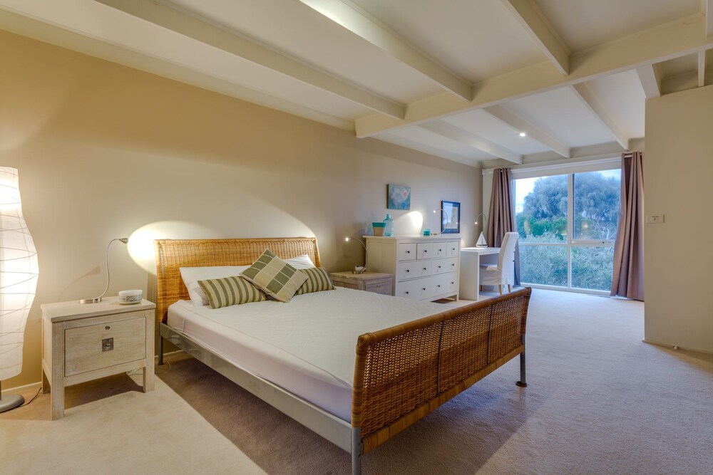 Banksia Back Beach House