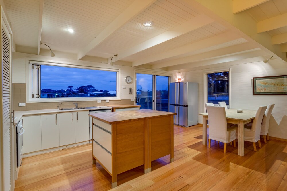 Banksia Back Beach House