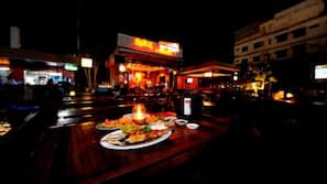 Breakfast, lunch and dinner served, local and international cuisine