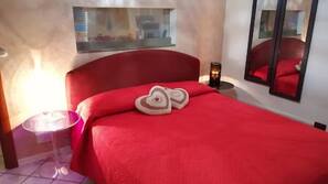 1 bedroom, minibar, desk, free WiFi