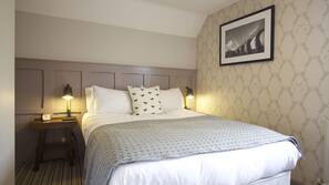 Premium bedding, down duvet, individually decorated