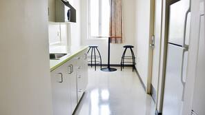 Fridge, microwave