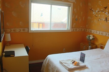 Elevate Rooms Ellesmere Guest House