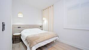2 chambres, rideaux occultants, fer et planche à repasser, Wi-Fi gratuit