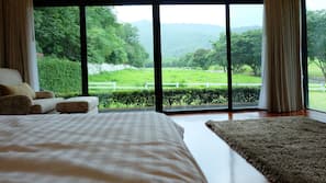 Blackout drapes, rollaway beds, free WiFi