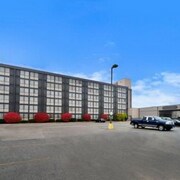 Top 10 Amana Iowa Hotels 57 Hotel Deals On Expedia Fairbridge Hotel And Conference Center