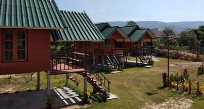 Thong Hug House Resort