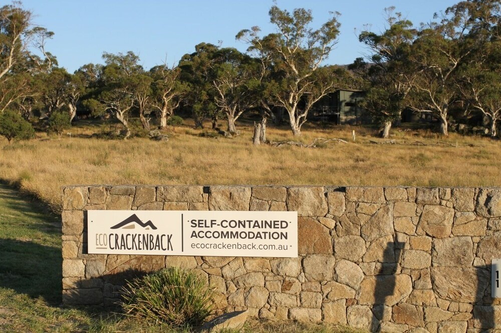 Ecocrackenback 13 'Sustainable chalet close to the slopes.'