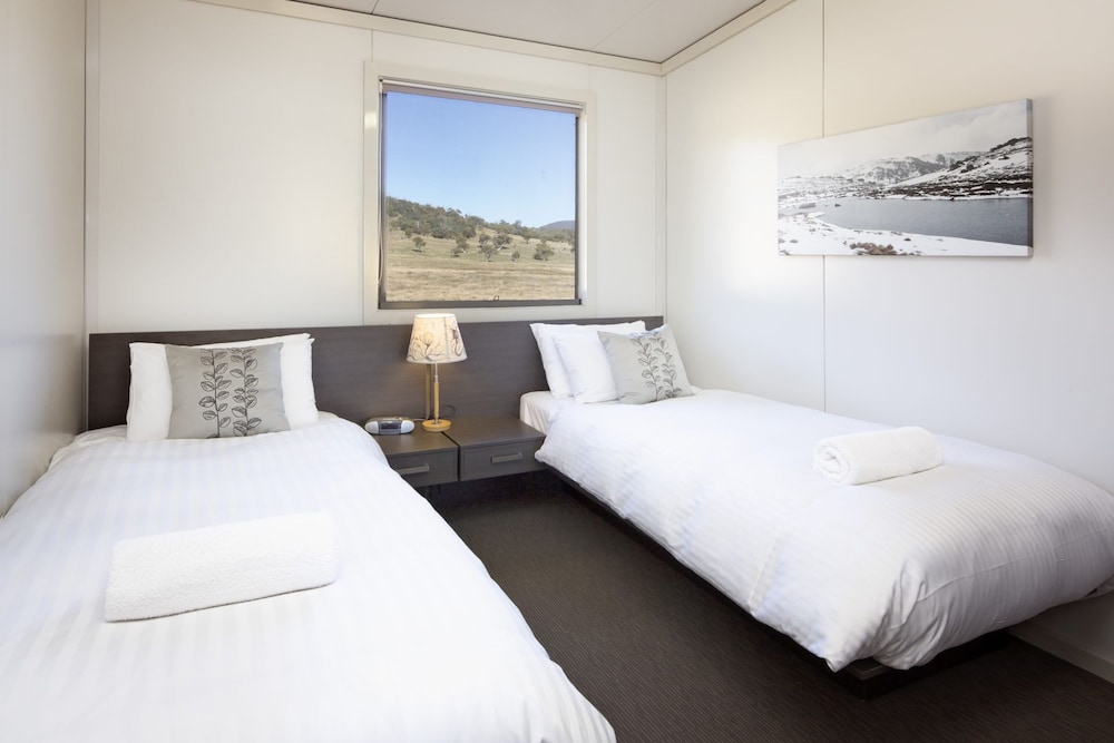 Ecocrackenback 19 'Sustainable chalet close to the slopes.'