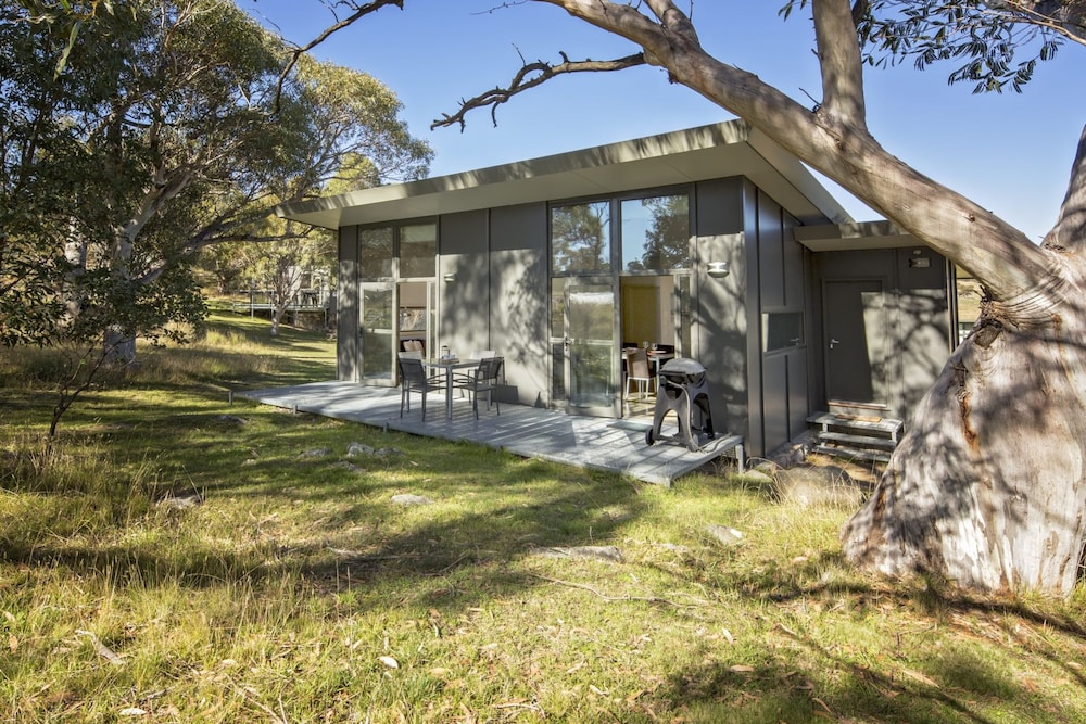 Ecocrackenback 19 'Sustainable chalet close to the slopes.'