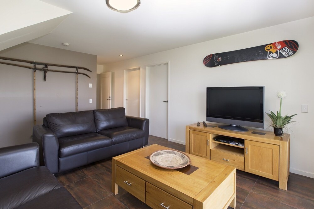 Ned Kelly's Retreat - Sophisticated style with modern convenience and magical outlook