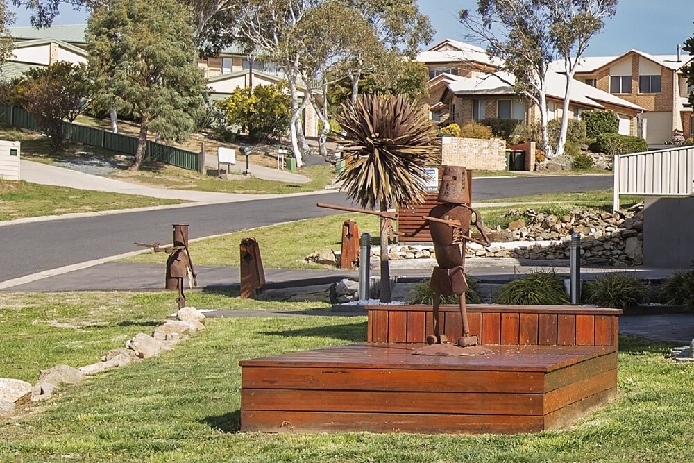 Ned Kelly's Retreat - Sophisticated style with modern convenience and magical outlook