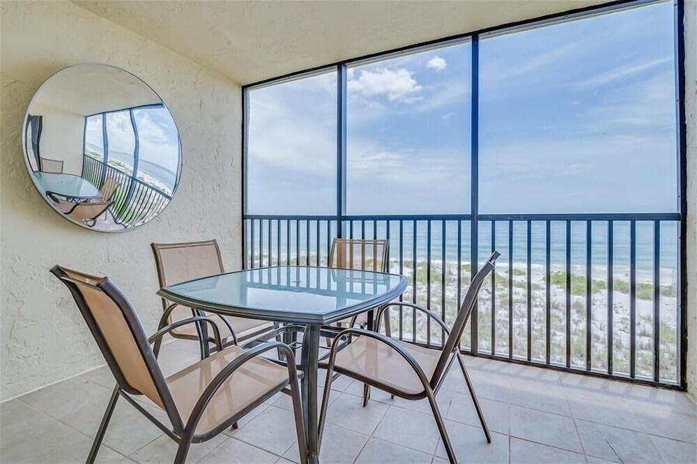 Sea Oats 252 2 Bedroom Condo by RedAwning Boca Grande Stayz