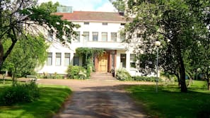 Majoitusliikkeen julkisivu
