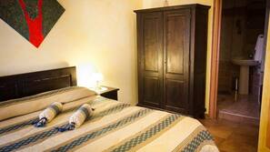 Premium bedding, in-room safe, desk, free WiFi
