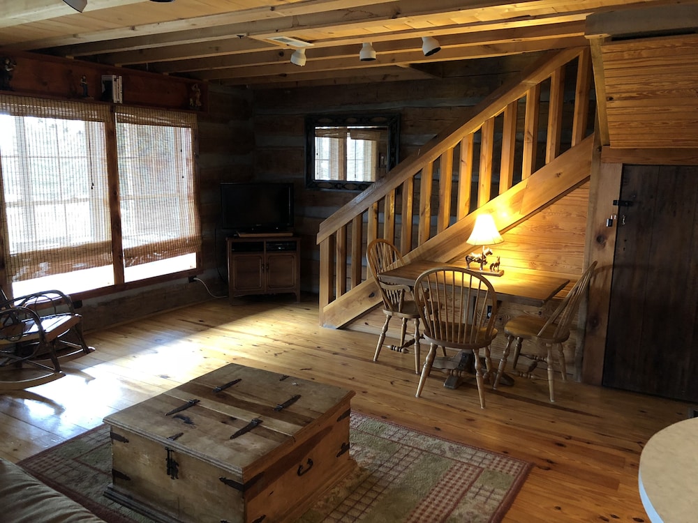 Living room, Rustic Log Cabin next to the Hoosier National Forest in the Ohio River Valley