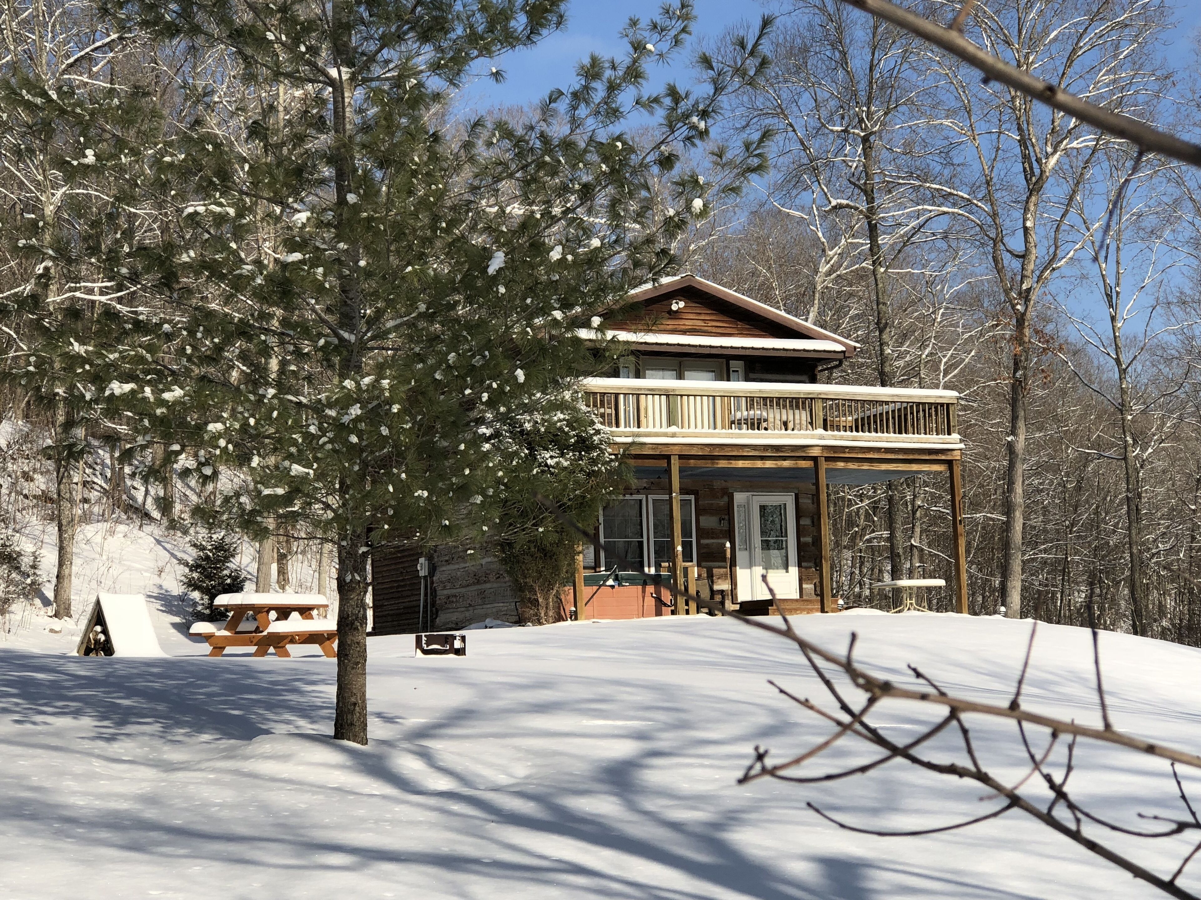Rustic Log Cabin Next To The Hoosier National Forest In The Ohio