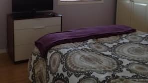 3 bedrooms, iron/ironing board, Internet, linens