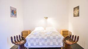 Desk, blackout drapes, free WiFi, linens