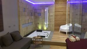 Minibar con snack e bevande gratuite, Wi-Fi gratuito