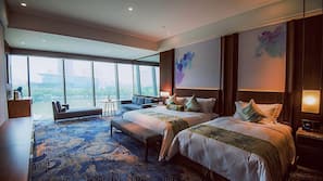 Premium bedding, down duvet, minibar, in-room safe