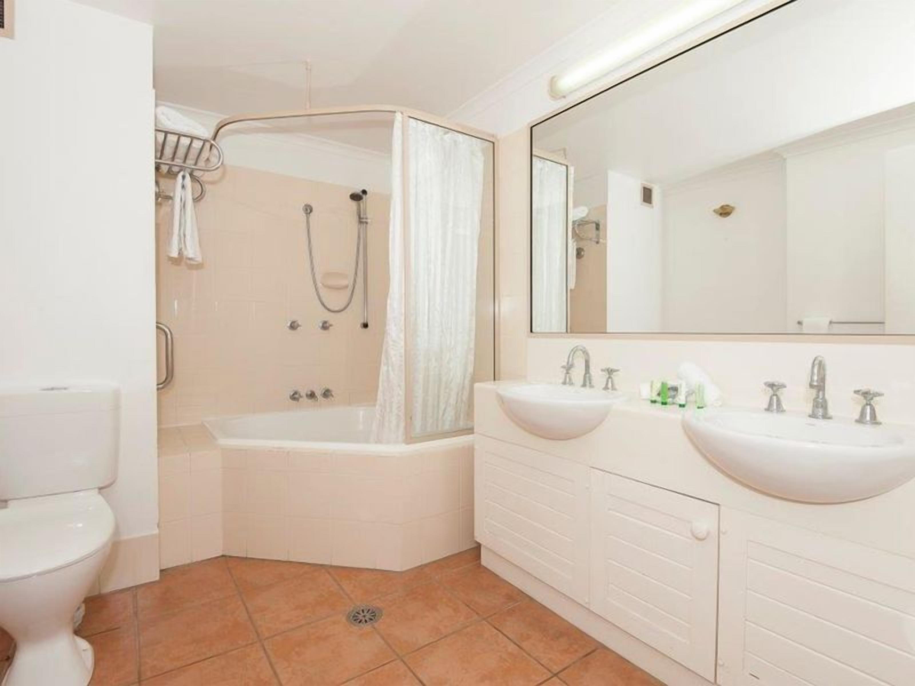 C215 Ramada Resort Deluxe King - Plus Two Push Bikes