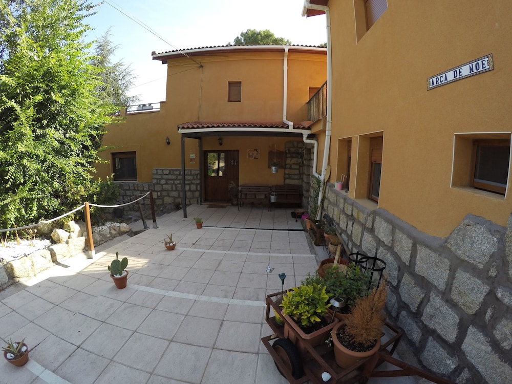Hotel Rural El Arca de Noé in El Tiemblo, Spain