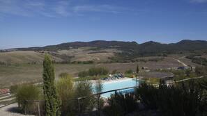 Piscine extérieure (ouverte en saison)