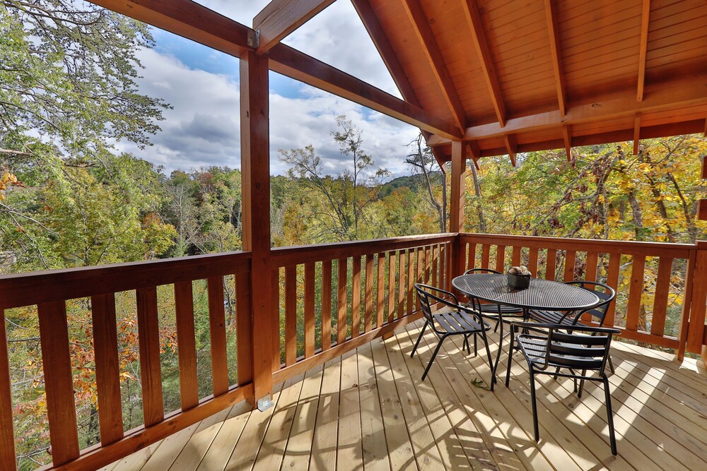 651 Country Oaks Dr Cabin In Gatlinburg Pigeon Forge Hotel