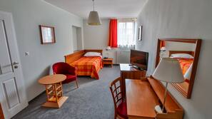 Minibar, in-room safe, desk, iron/ironing board