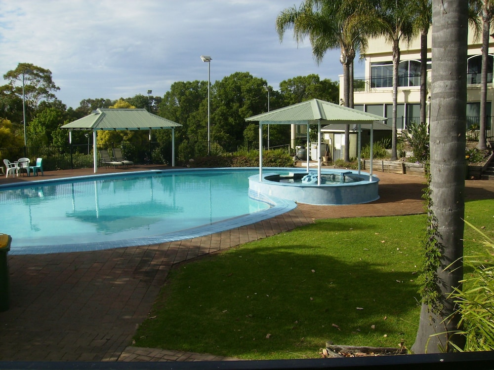 Lakeview Villa’s