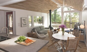 Modern Cabin Just Over An Hour From Nyc Reviews Photos Rates