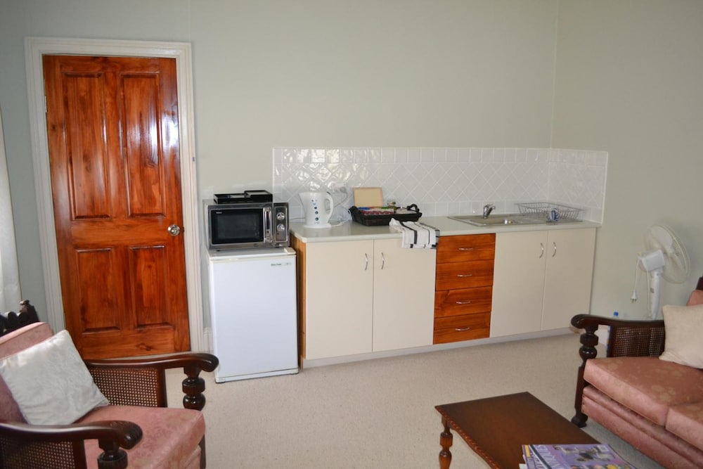 Stoke House Bed and Breakfast Deals & Reviews (Carcoar, AUS) Wotif