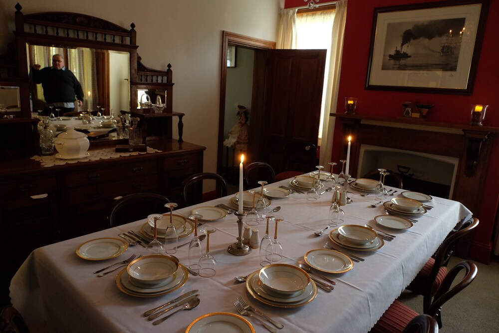 Stoke House Bed and Breakfast Deals & Reviews (Carcoar, AUS) Wotif