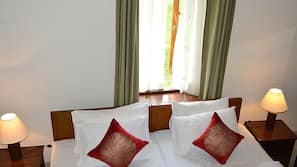 1 bedroom, premium bedding, in-room safe, desk