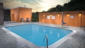 Seasonal outdoor pool