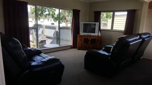 WiFi, linens, wheelchair access