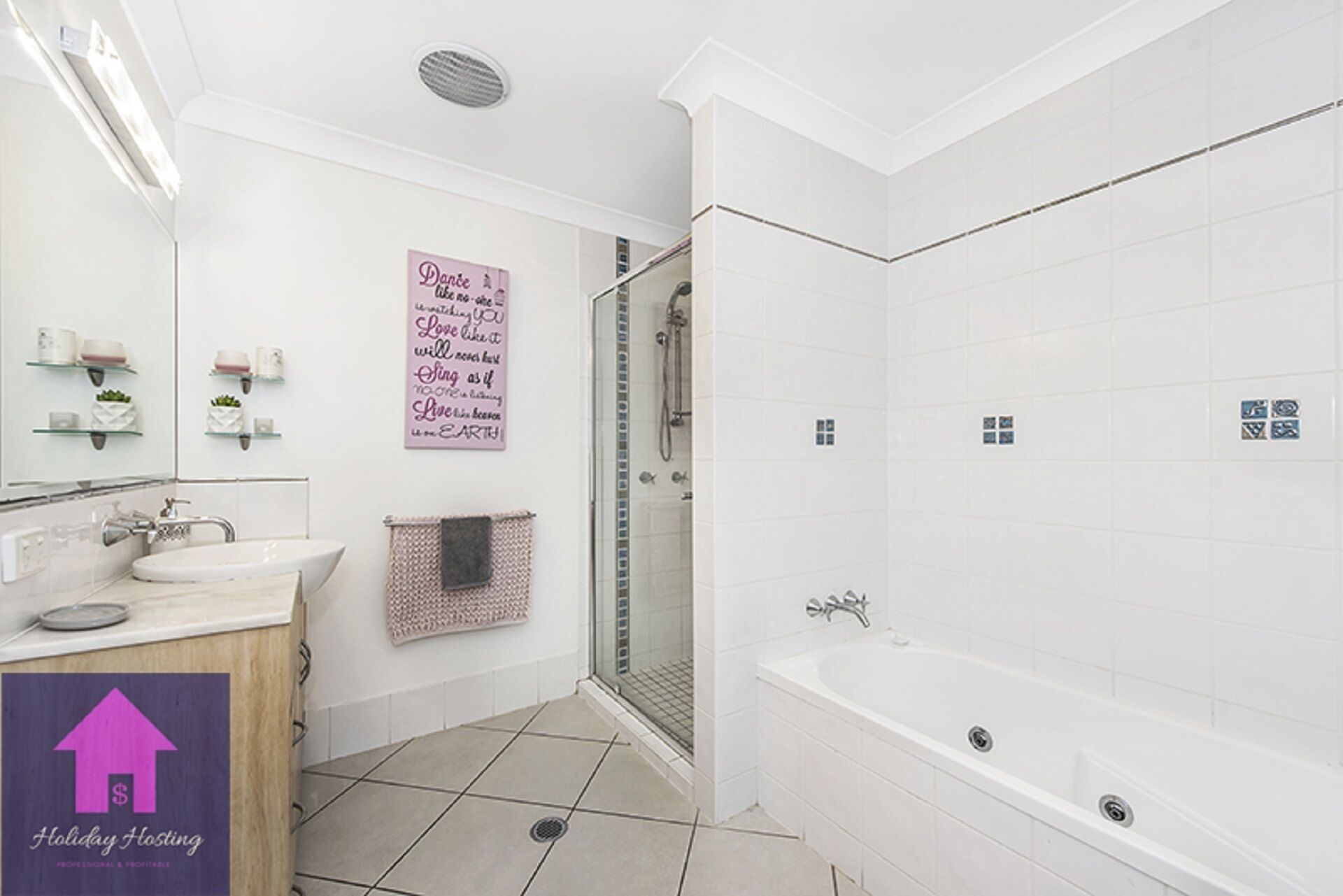 Strand Apartment- Pools, Casino, Cafes, Ferry