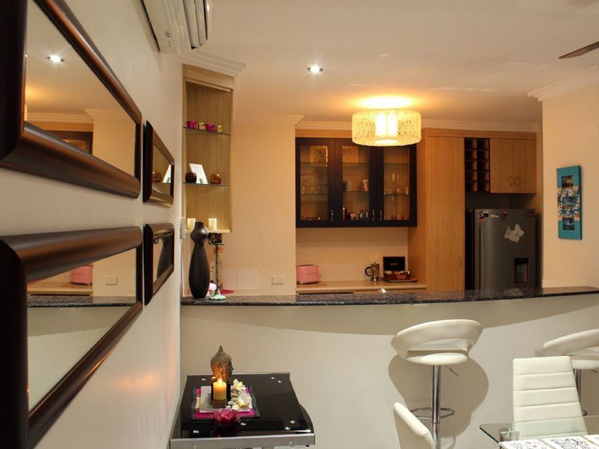 Strand Apartment- Pools, Casino, Cafes, Ferry