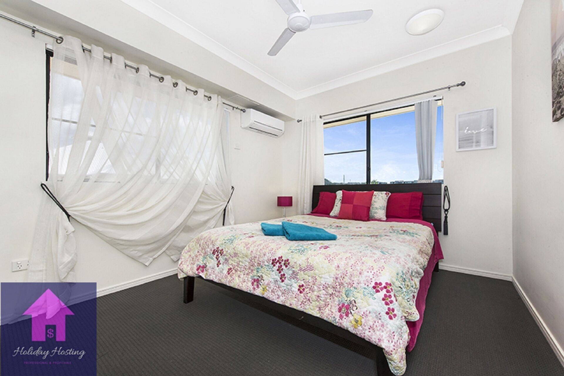 Strand Apartment- Pools, Casino, Cafes, Ferry