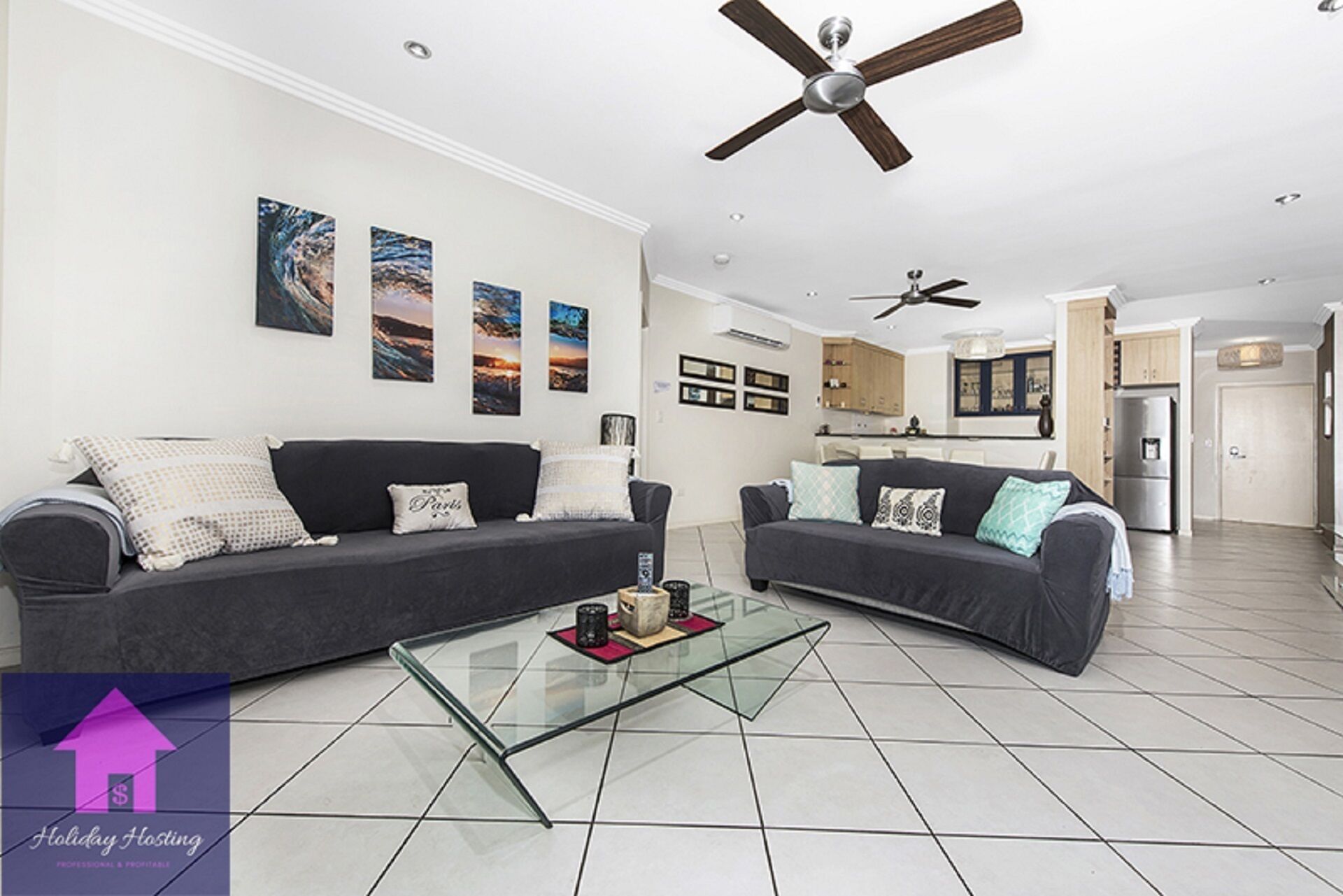 Strand Apartment- Pools, Casino, Cafes, Ferry