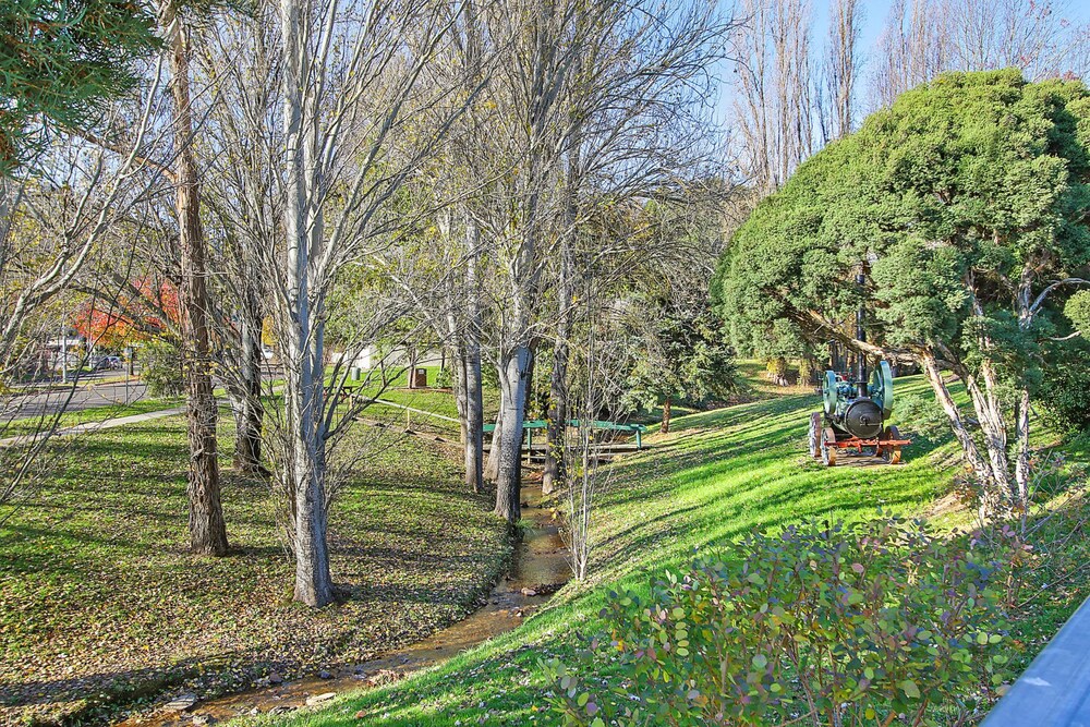 Couples on the Park - Great location!