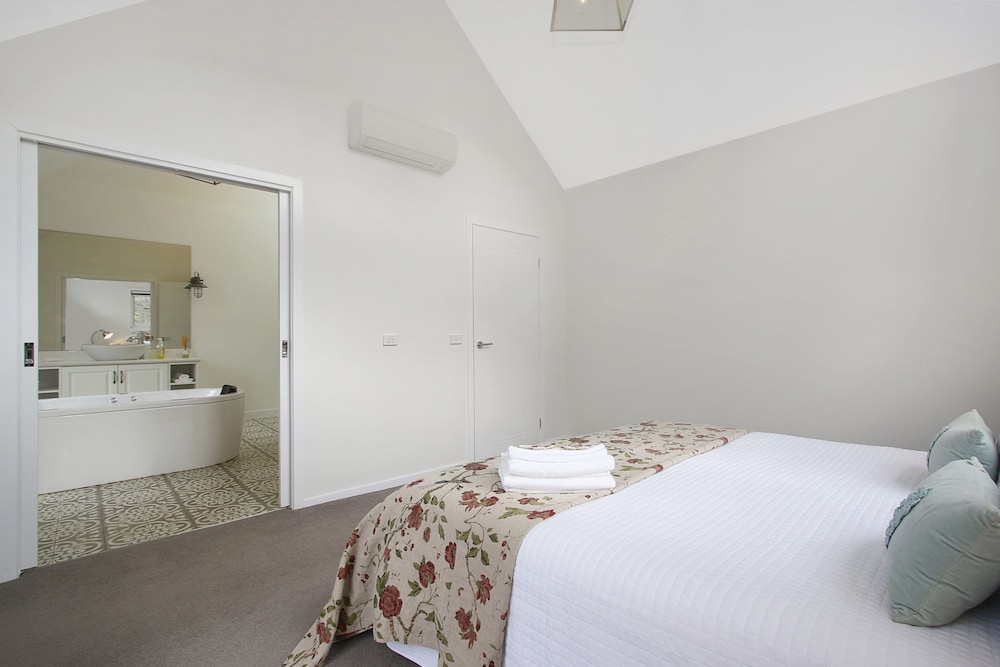 Beyond Bliss - Guesthouse 1