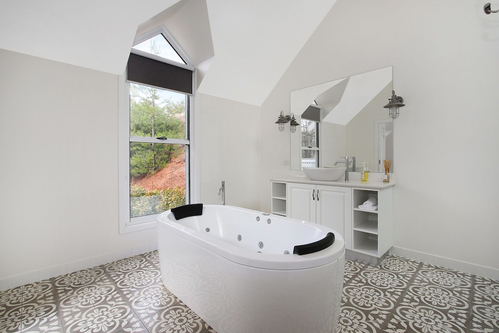 Beyond Bliss - Guesthouse 1