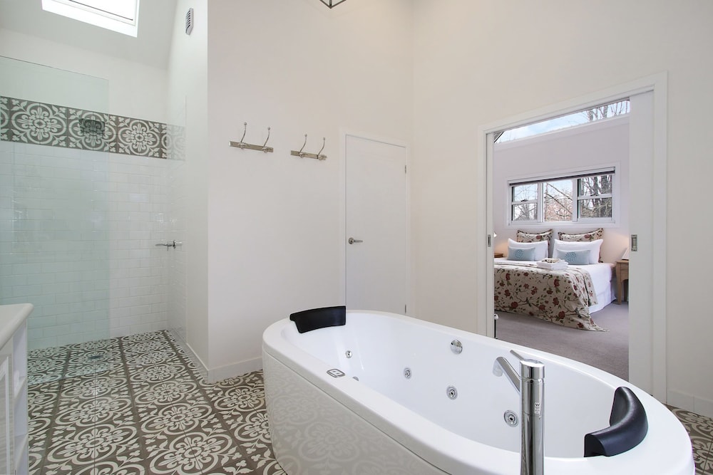 Beyond Bliss - Guesthouse 1