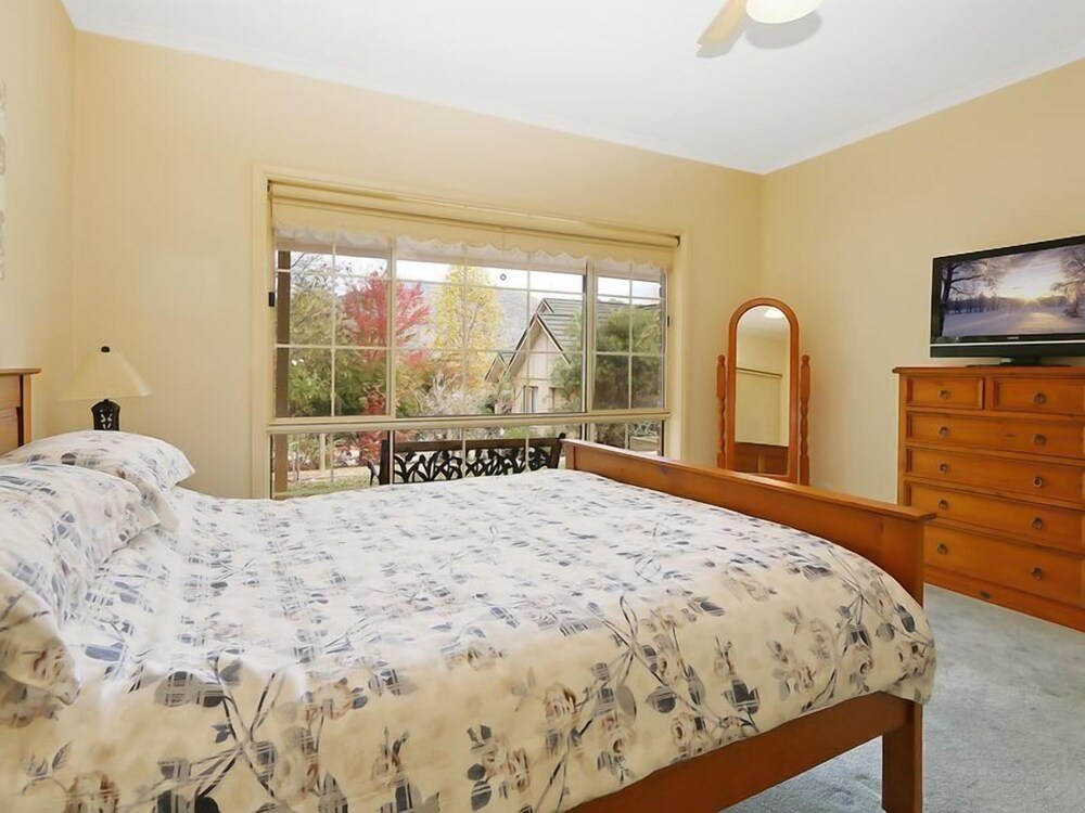 Alpine Mist - Spacious 5 bedroom home