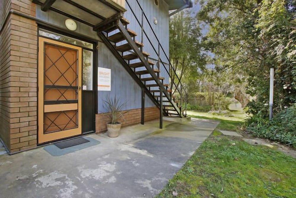 Cedar 6 - fully renovated apartment