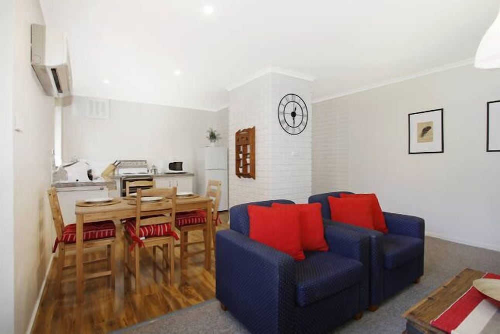 Cedar 6 - fully renovated apartment